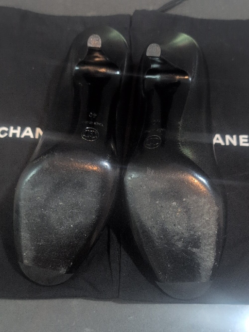 CHANEL Black Leather CC-Toe Mid Heel Pumps - Picture 3 of 4